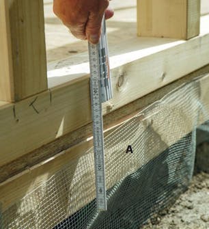 Isoleret anneks: Mål op til beklædning på isoleret anneks Isoleret anneks: Mål op til beklædning med OSB-plader på isoleret anneks